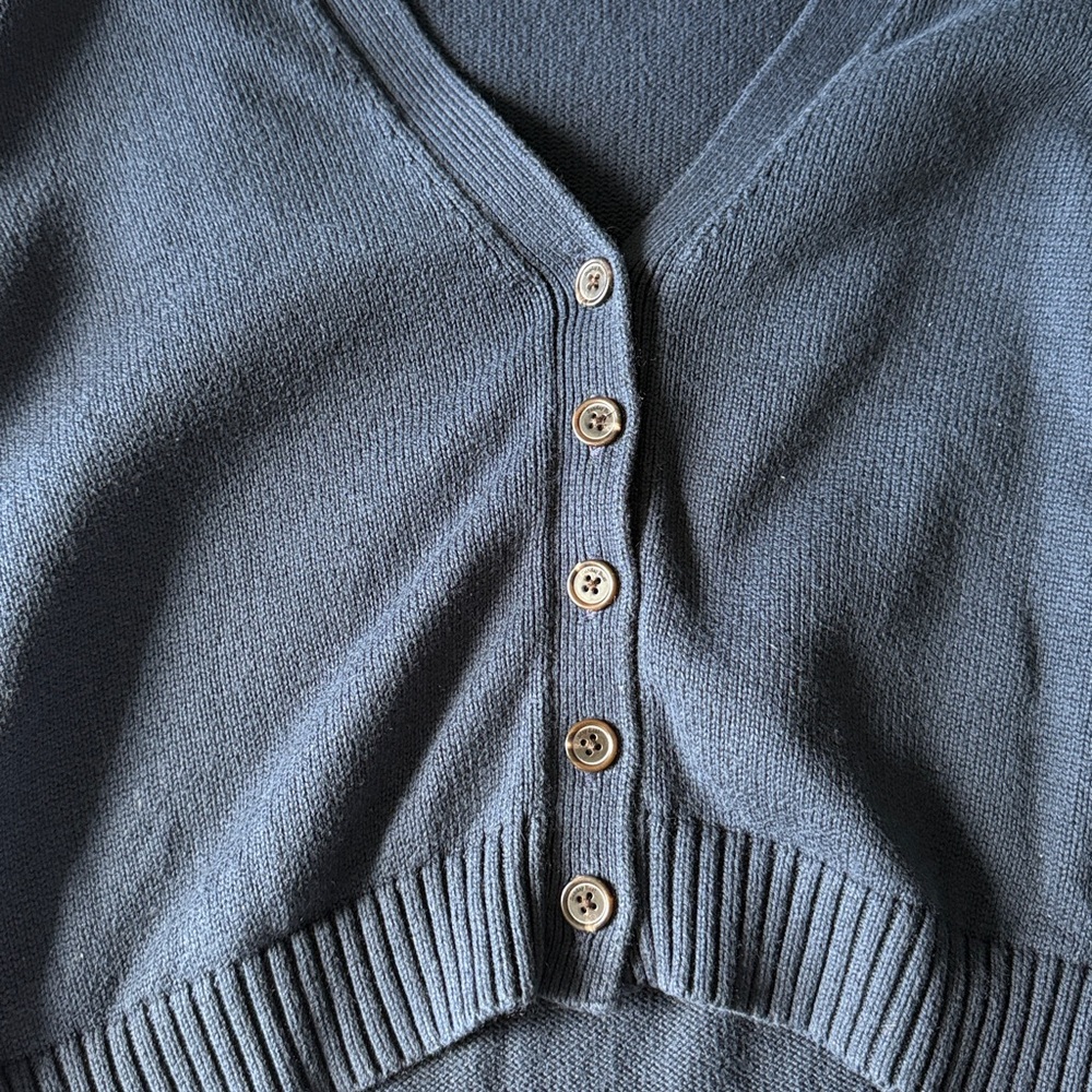 Sunday Best Navy Cropped V‑Neck Button Cardigan - Picture 3 of 6
